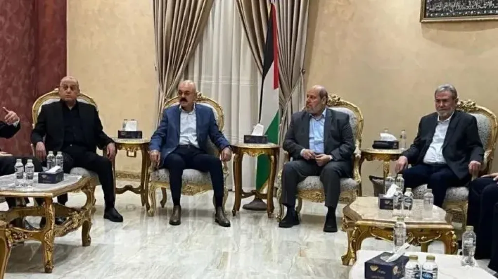 مصدر فلسطيني: الفصائل أبلغت مصر موافقتها المبدئية على أسماء لجنة إدارة غزة