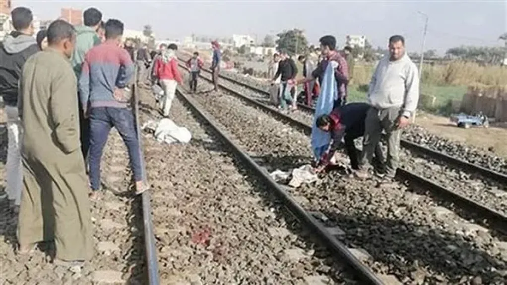 مصرع شقيقين في أسوان اصطدم بهما قطار أثناء عبورهما شريط السكة الحديد