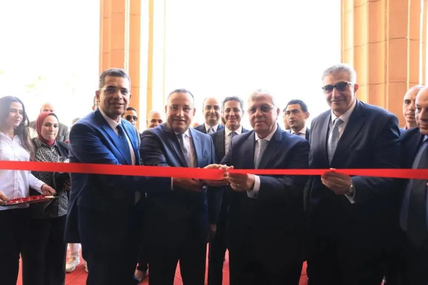 وزير التعليم العالي ورئيس جامعة الإسكندرية يفتتحان مشروع ترميم ورفع كفاءة مباني... وزير التعليم العالي ورئيس جامعة الإسكندرية يفتتحان مشروع ترميم ورفع كفاءة مباني كلية الهندسة بجامعة الإسكندرية