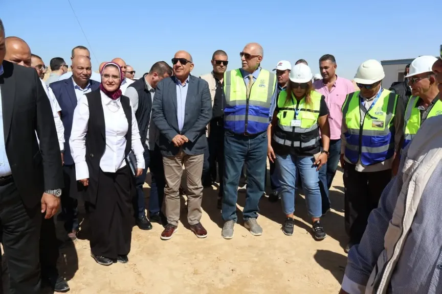 في زيارة ميدانية.. وزير الكهرباء والطاقة المتجددة يتفقد إنهاء الأعمال في موقعي... في زيارة ميدانية.. وزير الكهرباء والطاقة المتجددة يتفقد إنهاء الأعمال في موقعي أبراج عبور قناة السويس