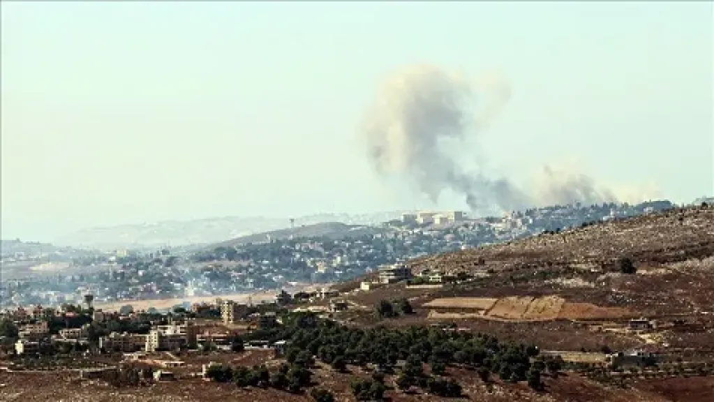 استشهاد شخص وإصابة آخر في غارة إسرائيلية استهدفت بلدة حاروف جنوب لبنان استشهاد شخص وإصابة آخر في غارة إسرائيلية استهدفت بلدة حاروف جنوب لبنان