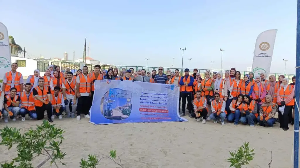 تنظيف شاطئ أبطال التحدي المجاني بالإسكندرية ضمن حملات الحفاظ على البيئة تنظيف شاطئ أبطال التحدي المجاني بالإسكندرية ضمن حملات الحفاظ على البيئة