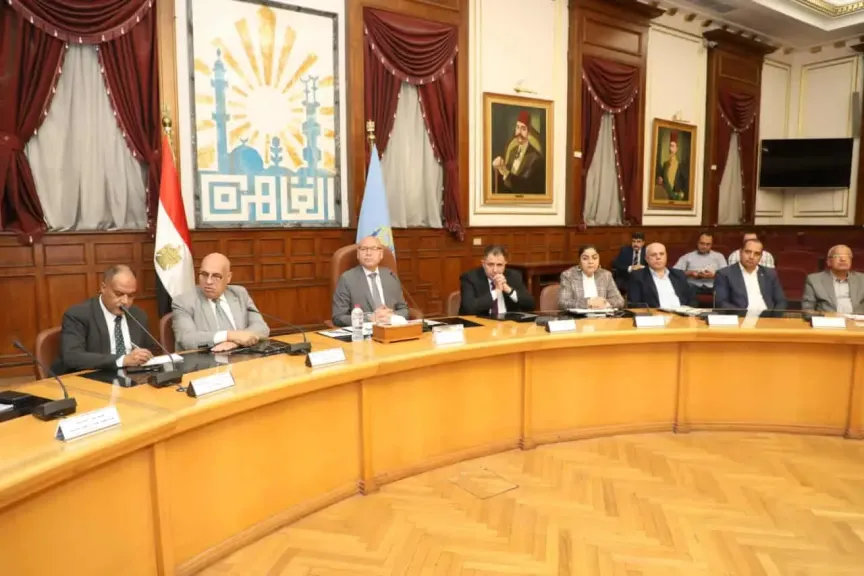 محافظ القاهرة يعقد اجتماعا لتنفيذ توجيهات رئيس الوزراء بضبط الأسعار في الأسواق محافظ القاهرة يعقد اجتماعا لتنفيذ توجيهات رئيس الوزراء بضبط الأسعار في الأسواق