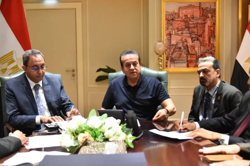 وزير الصحة يبحث مع محافظ قنا تسريع تطوير المنظومة الصحية واستكمال المشروعات... وزير الصحة يبحث مع محافظ قنا تسريع تطوير المنظومة الصحية واستكمال المشروعات الجارية