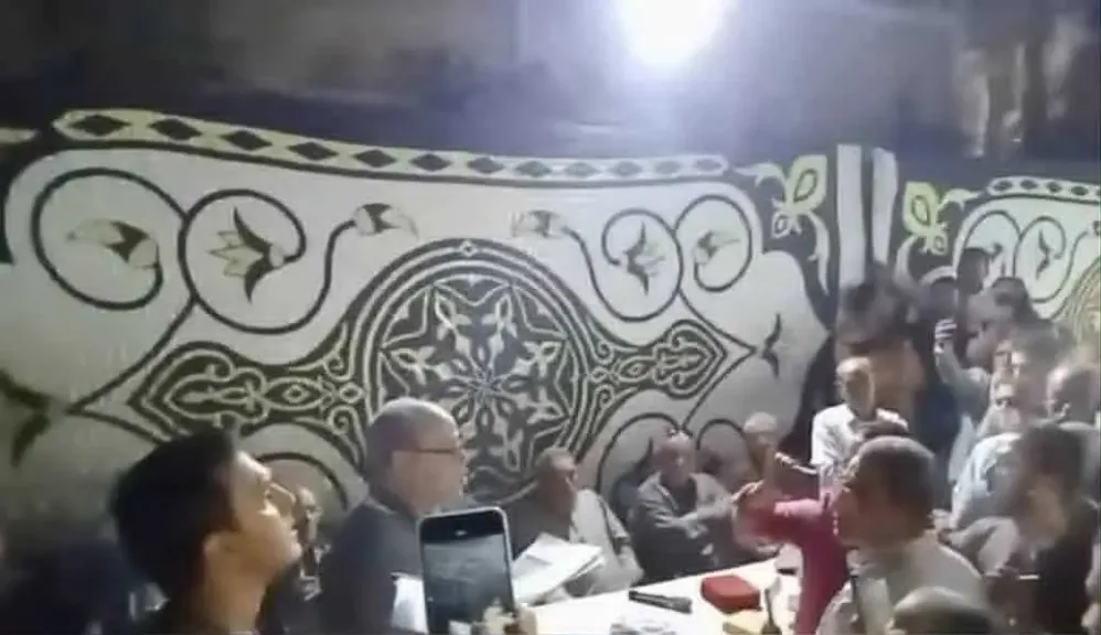 مصدر أمني عن مشاجرة قرية الجلف بين عائلتين في المنيا: البعض حاول... مصدر أمني عن مشاجرة قرية الجلف بين عائلتين في المنيا: البعض حاول إضفاء أبعاد طائفية عليها
