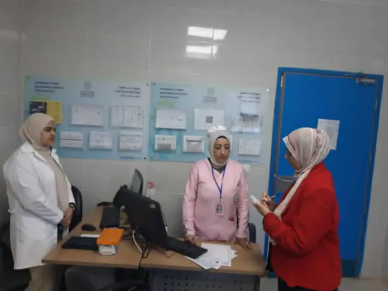 إدارة مكافحة العدوى بهيئة الرعاية الصحية تتابع معايير السلامة بوحدة طب أسرة... إدارة مكافحة العدوى بهيئة الرعاية الصحية تتابع معايير السلامة بوحدة طب أسرة وادي مندر بشرم الشيخ