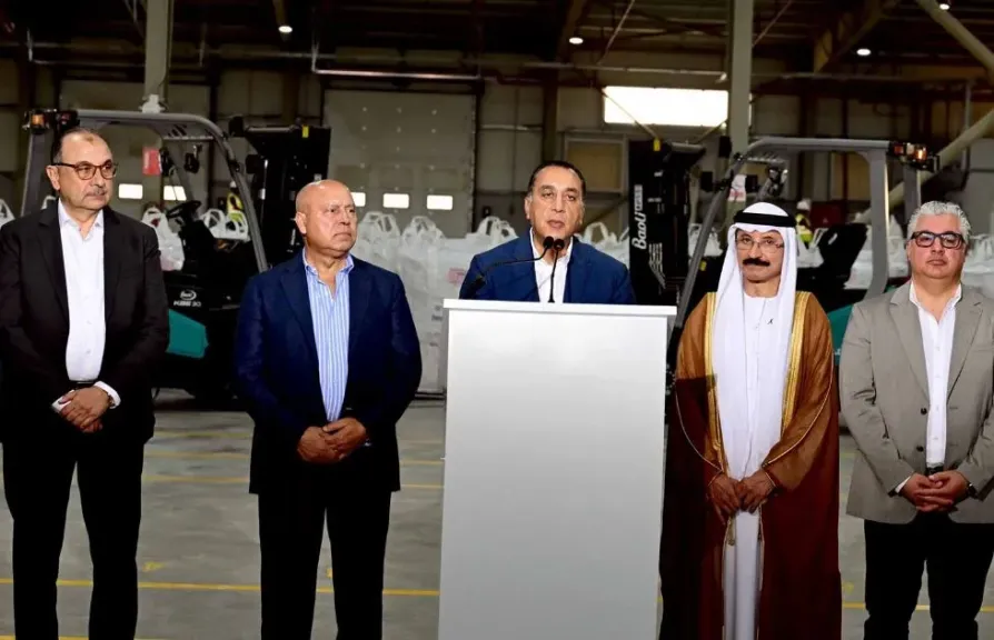 مدبولي: منطقة قناة السويس الاقتصادية جذبت استثمارات بقيمة 11 مليار دولار.. وأنشأنا... مدبولي: منطقة قناة السويس الاقتصادية جذبت استثمارات بقيمة 11 مليار دولار.. وأنشأنا 82 جامعة في 10 سنوات