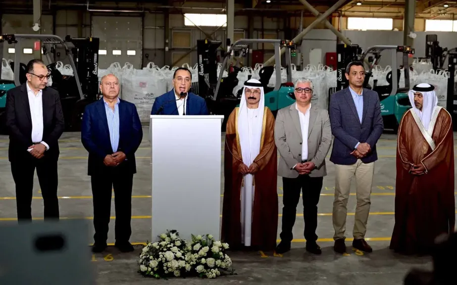 مدبولي: نستهدف نموا اقتصاديا يصل لـ8% ولا ننسى البعد الاجتماعي ونتحرك في... مدبولي: نستهدف نموا اقتصاديا يصل لـ8% ولا ننسى البعد الاجتماعي ونتحرك في قطاعي الصحة والتعليم