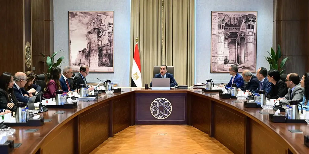مدبولي يستعرض الفرص الاستثمارية المُقرر طرحها خلال المرحلة المقبلة وملفات التعاون مع... مدبولي يستعرض الفرص الاستثمارية المُقرر طرحها خلال المرحلة المقبلة وملفات التعاون مع الدول العربية الشقيقة