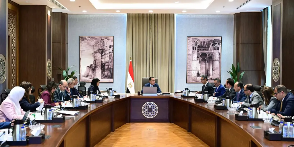 مدبولي: نحرص على ضمان رصيد دائم من السلع الاستراتيجية وضبط الأسواق لتلبية... مدبولي: نحرص على ضمان رصيد دائم من السلع الاستراتيجية وضبط الأسواق لتلبية احتياجات المواطنين