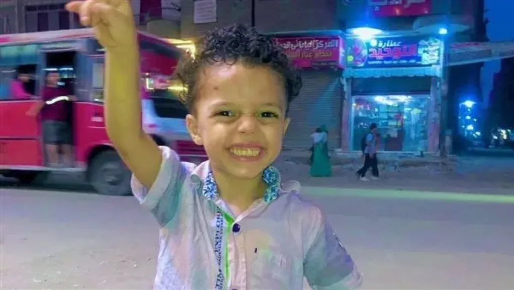بعد 48 ساعة من اختفائه.. العثور على جثمان صغير شبرا الخيمة داخل... بعد 48 ساعة من اختفائه.. العثور على جثمان صغير شبرا الخيمة داخل شبكة الصرف الصحي الرئيسية