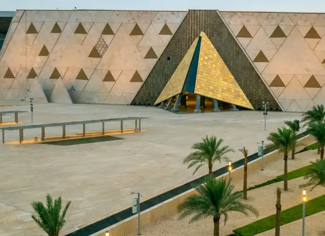 الصحة: تجهيز عيادة طبية ثابتة و65 سيارة إسعاف لتأمين افتتاح المتحف المصري الكبير الصحة: تجهيز عيادة طبية ثابتة و65 سيارة إسعاف لتأمين افتتاح المتحف المصري الكبير