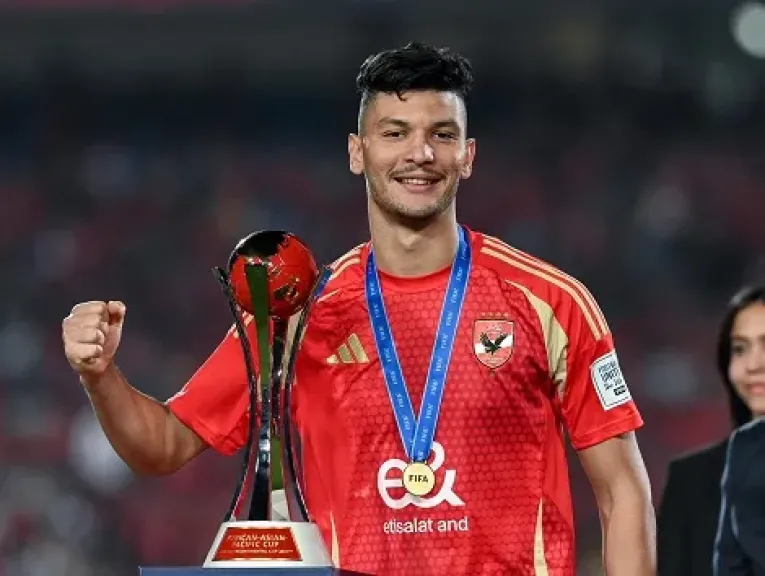 شوبير ينفي تلقي داري عرضا من ليبيا ويكشف موقف الأهلي من مستقبله شوبير ينفي تلقي داري عرضا من ليبيا ويكشف موقف الأهلي من مستقبله