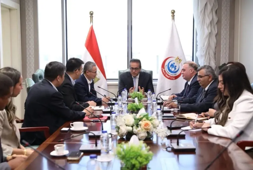 وزير الصحة يبحث مع ممثلي شركة ”هيك فيچن” تعزيز التعاون في الذكاء... وزير الصحة يبحث مع ممثلي شركة ”هيك فيچن” تعزيز التعاون في الذكاء الاصطناعي بالقطاع الصحي