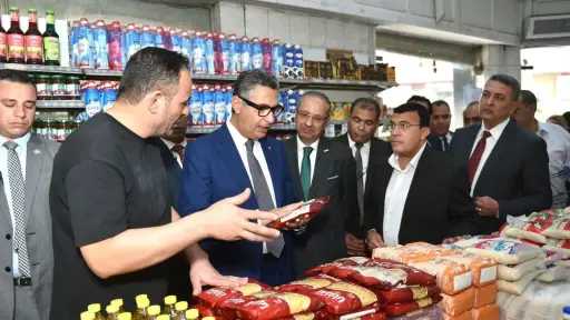 وزير التموين يتفقد عدداً من الأنشطة التموينية بالقاهرة لمتابعة توافر السلع وانتظام منظومة الدعم وزير التموين يتفقد عدداً من الأنشطة التموينية بالقاهرة لمتابعة توافر السلع وانتظام منظومة الدعم
