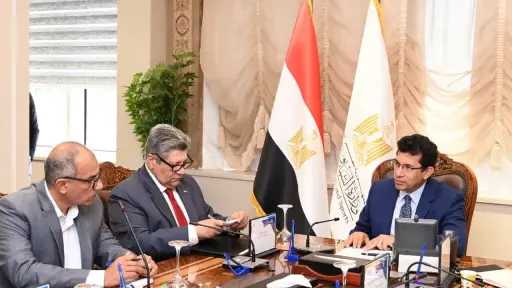 وزير الشباب والرياضة يجتمع مع شركاء الحملة القومية «شارك.. الكلمة كلمتك» وزير الشباب والرياضة يجتمع مع شركاء الحملة القومية «شارك.. الكلمة كلمتك»