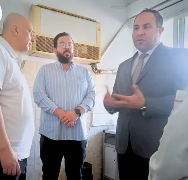 لدراسه تجهيز بنك دم تجميعي... رئيس المؤسسه العلاجية في جوله تفقديه بمستشفي... لدراسه تجهيز بنك دم تجميعي... رئيس المؤسسه العلاجية في جوله تفقديه بمستشفي هليوبوليس