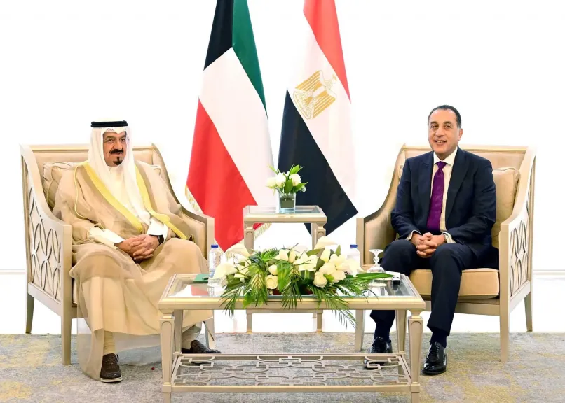 رئيسا وزراء مصر والكويت يعقدان جلسة مباحثات موسعة لبحث القضايا ذات الاهتمام المشترك