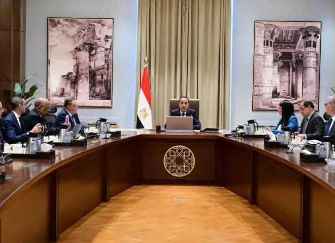 رئيس الوزراء يتابع موقف تنفيذ مشروعات الطاقة المُتجددة وربطها على الشبكة القومية للكهرباء