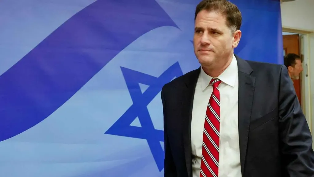 يديعوت أحرونوت العبرية: ديرمر سيزور واشنطن لبحث مسودة قرار لنشر قوات بغزة