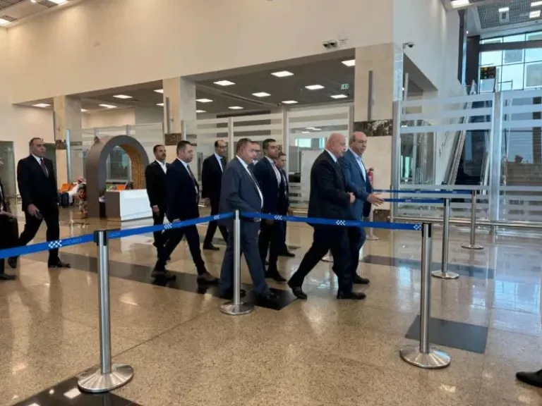 مطارا القاهرة وسفنكس يشهدان حركة تشغيل مكثفة لاستقبال الوفود المشاركة في افتتاح المتحف المصري الكبير