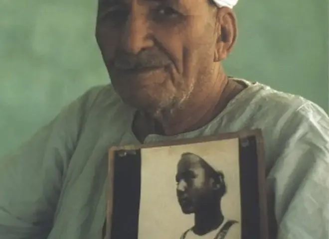 قصة الطفل الذي دل المكتشف البريطاني علي مكان مقبرة الملك ”توت عنخ امون”