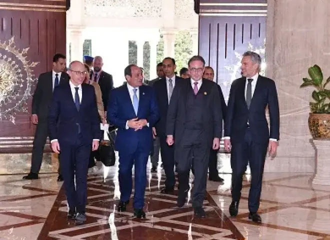 السيسي يستقبل رؤساء وزراء لوكسمبورج وهولندا وبلجيكا.. ويؤكد: مصر تستضيف نحو 9.5 مليون أجنبي دون معسكرات للاجئين