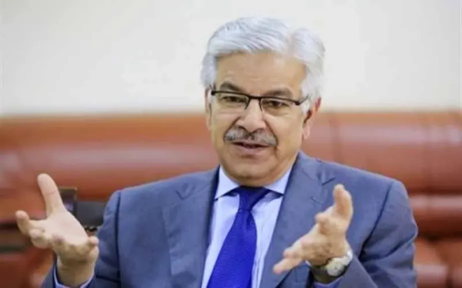 وزير دفاع باكستان: طالبان لا تمثل كابول وتقمع النساء والأقليات