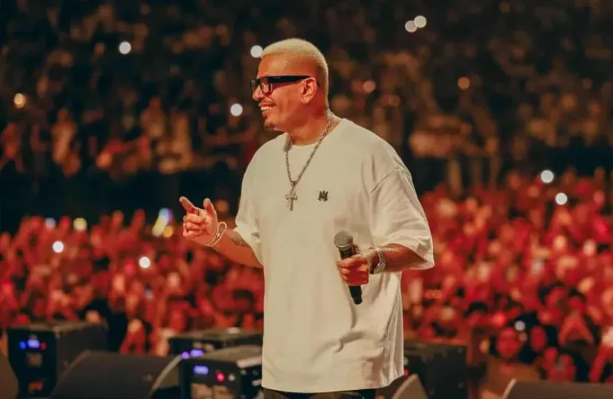 عمرو دياب يتصدر التريند بتحيته مصر في افتتاح المتحف المصري الكبير من دبي