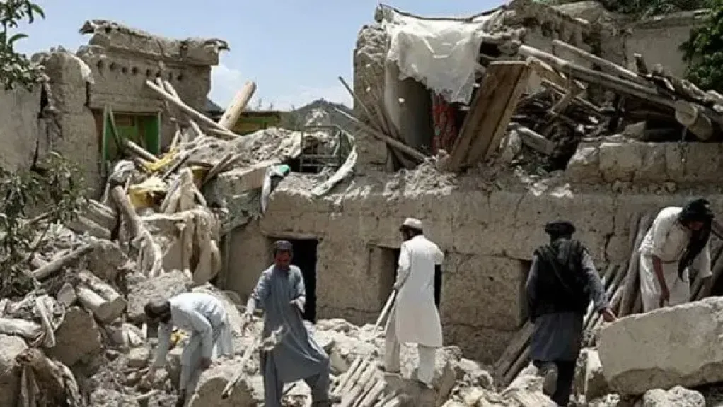 زلزال أفغانستان.. تضرر مسجد مزار شريف ووفاة 20 شخصًا وإصابة المئات