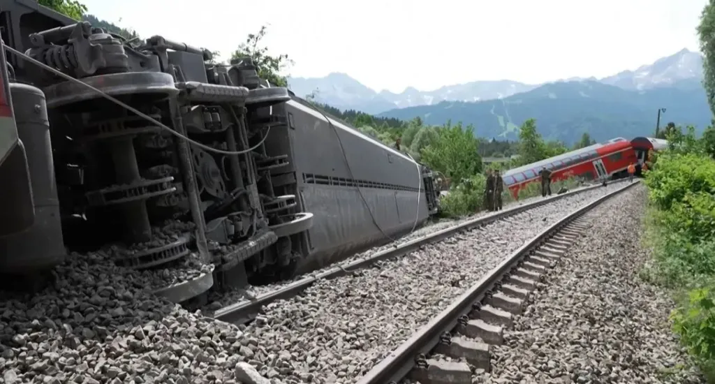 إنجلترا.. خروج قطار عن مساره دون وقوع إصابات خطيرة