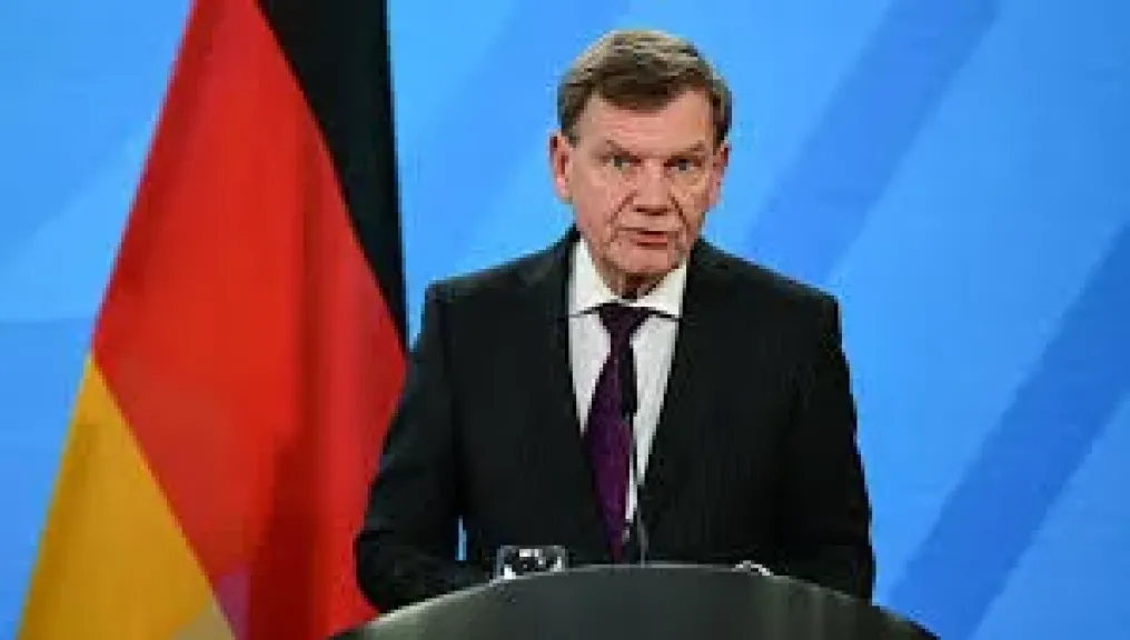 بعد تأجيل زيارته للصين.. فاديفول يجري اتصالا هاتفيا مع نظيره الصيني