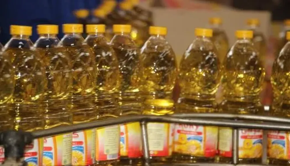 التموين: طرح عبوة زيت بسعة 1.5 لتر ضمن السلع التموينية واستمرار التخفيضات على الزيوت الحرة
