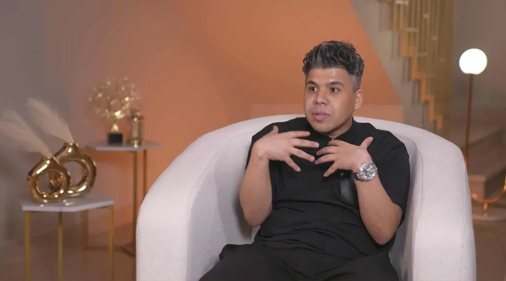 عمر كمال: مستعد لتنظيف حمامات المساجد للتقرب من الله