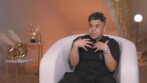 عمر كمال: مستعد لتنظيف حمامات المساجد للتقرب من الله