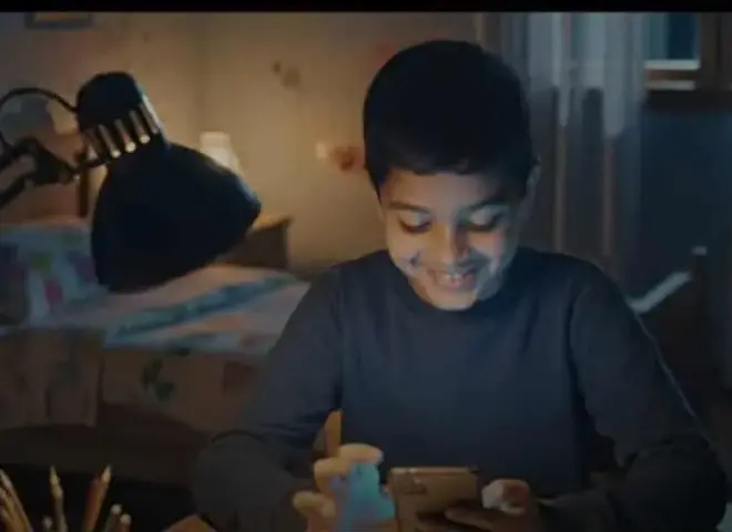 فيديو.. الأوقاف تحذر من إدمان السوشيال ميديا: تسرق بصرك قبل وقتك