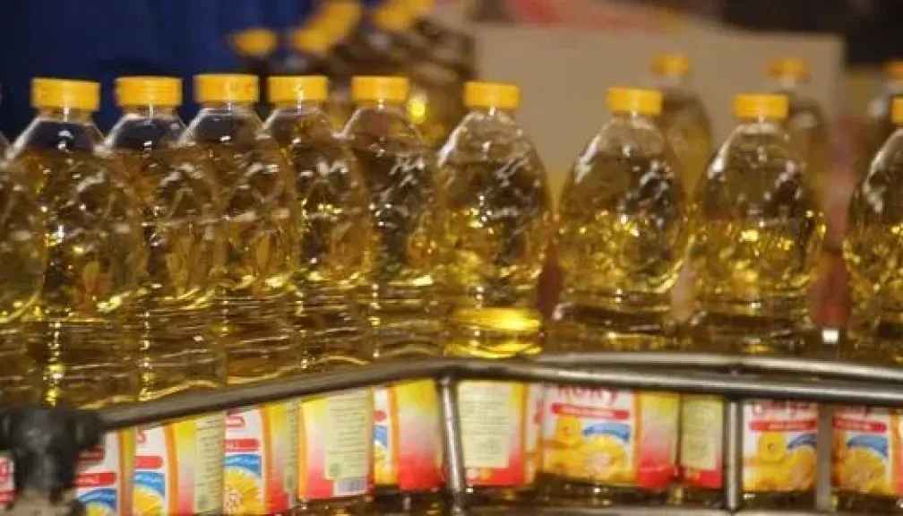 «إضافة عبوات زيت طعام جديدة وطرح أخرى حرة بأسعار مخفضة».. مزايا جديدة على بطاقة التموين أول ديسمبر