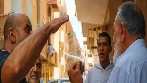 مسن السويس يقر التصالح مع المتهمين في واقعة صفعه أمام هيئة المحكمة