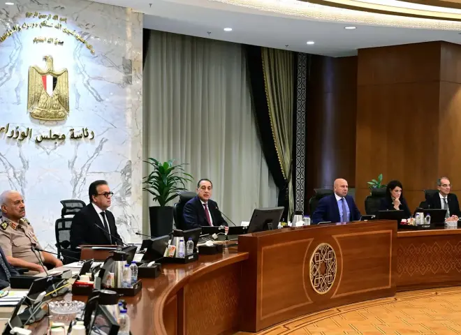 مدبولي يهنئ فخامة الرئيس والحكومة وأبناء الشعب المصري بمناسبة افتتاح المتحف المصري الكبير