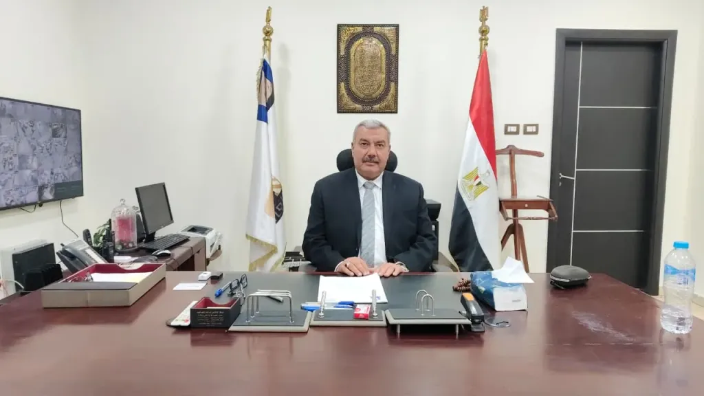 اللواء طارق النبوي.. ”رجل المهام الصعبة” يستأنف محاربة الفساد بحي شرق مدينة نصر