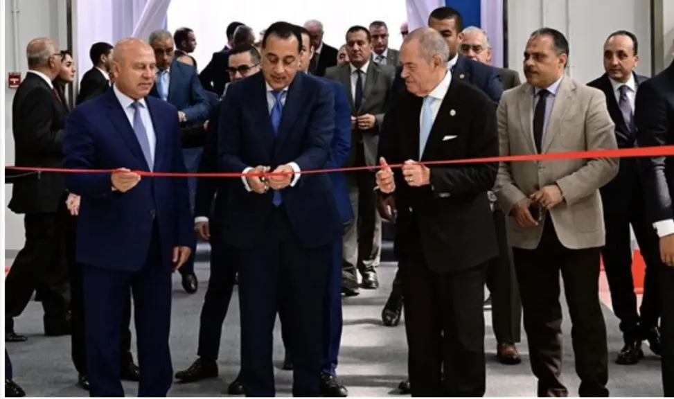 رئيس الوزراء يفتتح مصنع ”المنصور لتصنيع فلاتر المركبات والفلاتر الصناعية”
