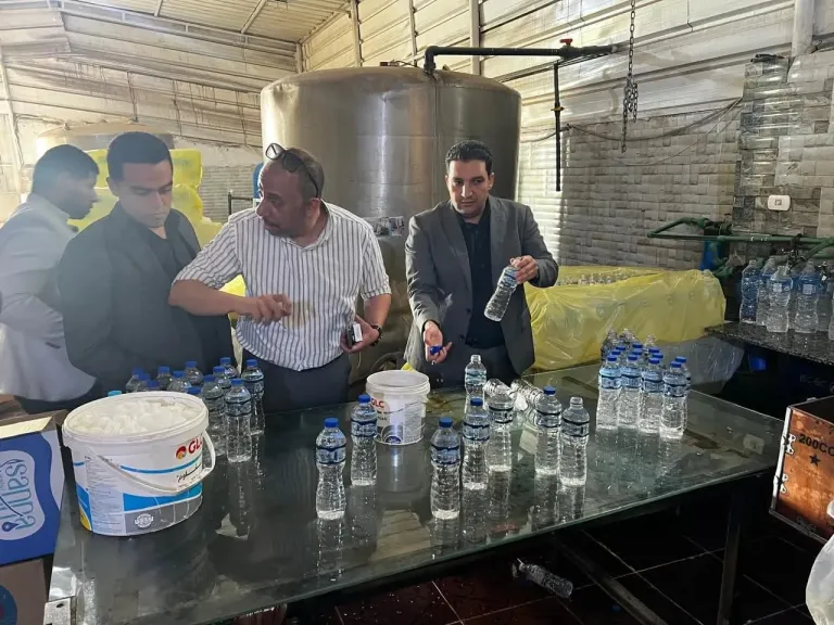 ضبط محطة غير مرخصة لتعبئة المياه المعدنية بمحافظة القليوبية