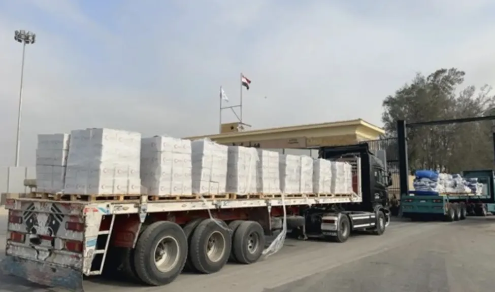 شاحنات المساعدات الإنسانية تنطلق إلى غزة ضمن قافلة زاد العزة الـ67