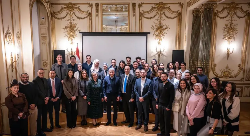 وزير السياحة يعقد لقاء حواريا مفتوحا مع شباب الجالية المصرية في لندن