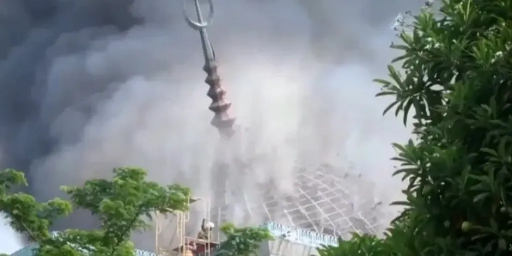 اثناء صلاة الجمعة  انفجار داخل مسجد وإصابة 54 شخص علي الاقل