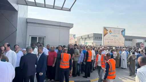 توافد المصريين المقيمين بالكويت علي صناديق الاقتراع بانتخابات النواب