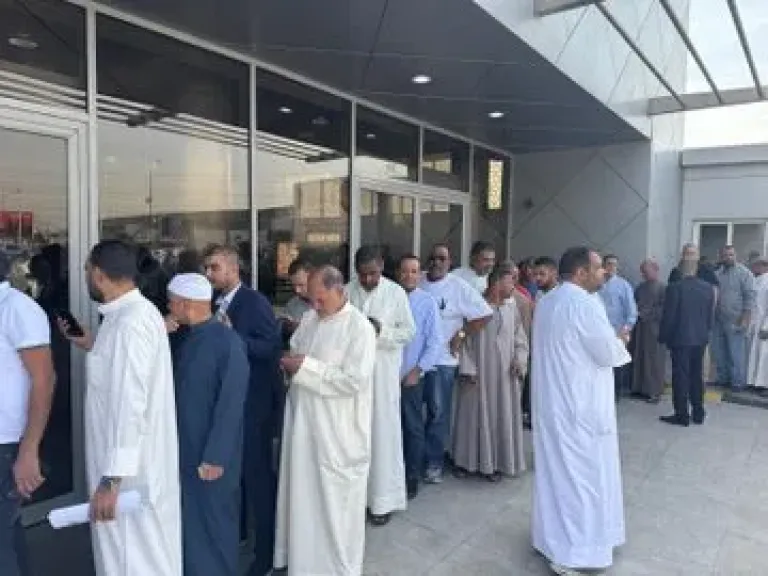 إقبال كثيف من المصريين بالكويت على مركز الاقتراع بانتخابات مجلس النواب