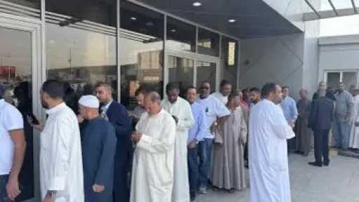 إقبال كثيف من المصريين بالكويت على مركز الاقتراع بانتخابات مجلس النواب