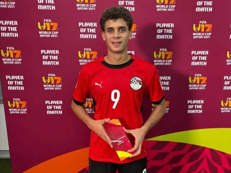 حمزة عبدالكريم يتوّج بجائزة رجل المباراة بعد تألقه أمام فنزويلا في مونديال الناشئين