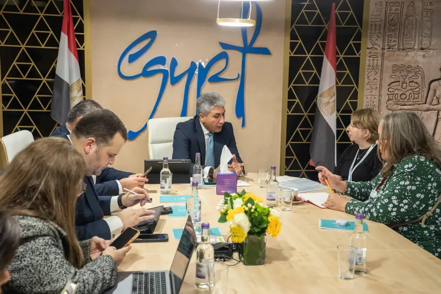 وزير السياحة والآثار يعقد لقاءات مع ممثلي اتحاد وكلاء وشركات السفر البريطاني